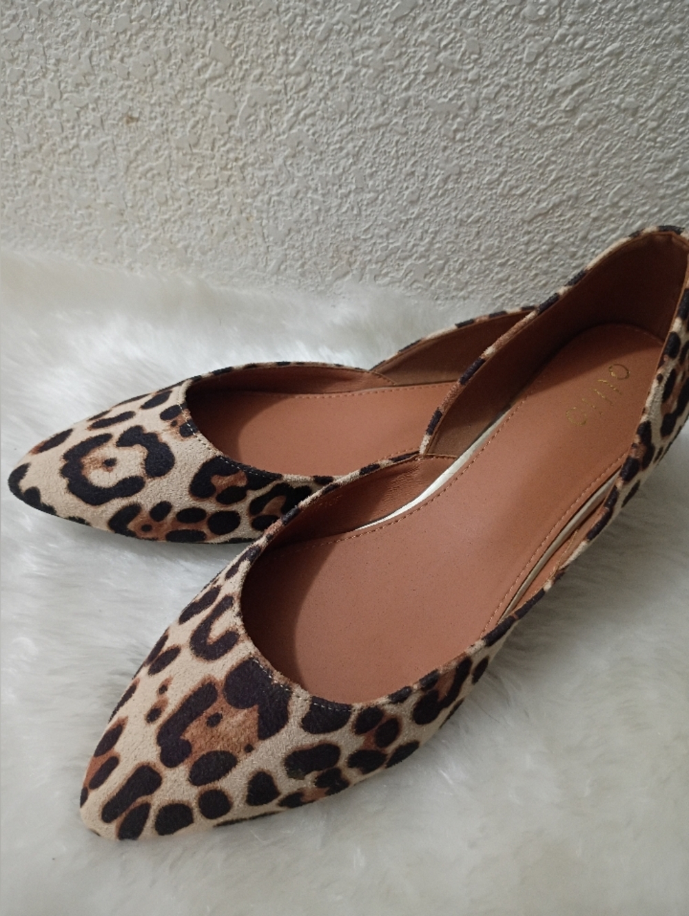 Ollio Leopard Print Pointed Toe Flats in Tan and Black